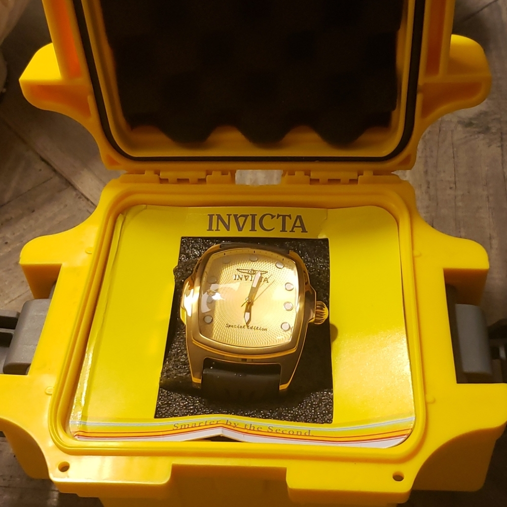 INVICTA MEN'S WATCH